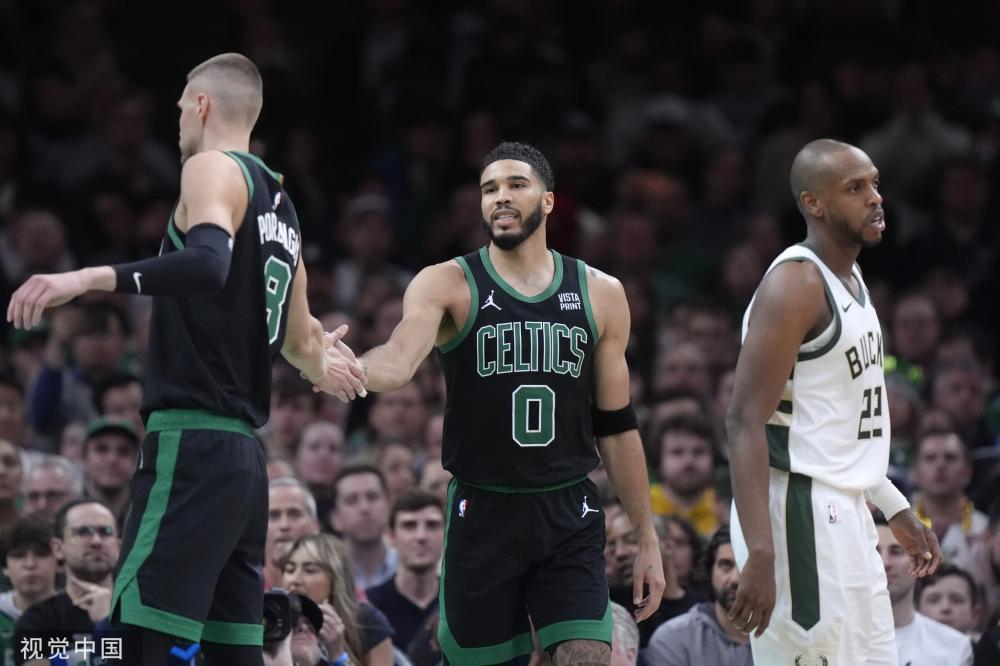 探讨赛场上 探讨赛场上